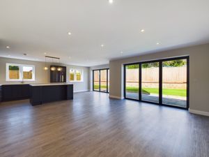 SHOW HOME (4 Myles Lane)- click for photo gallery